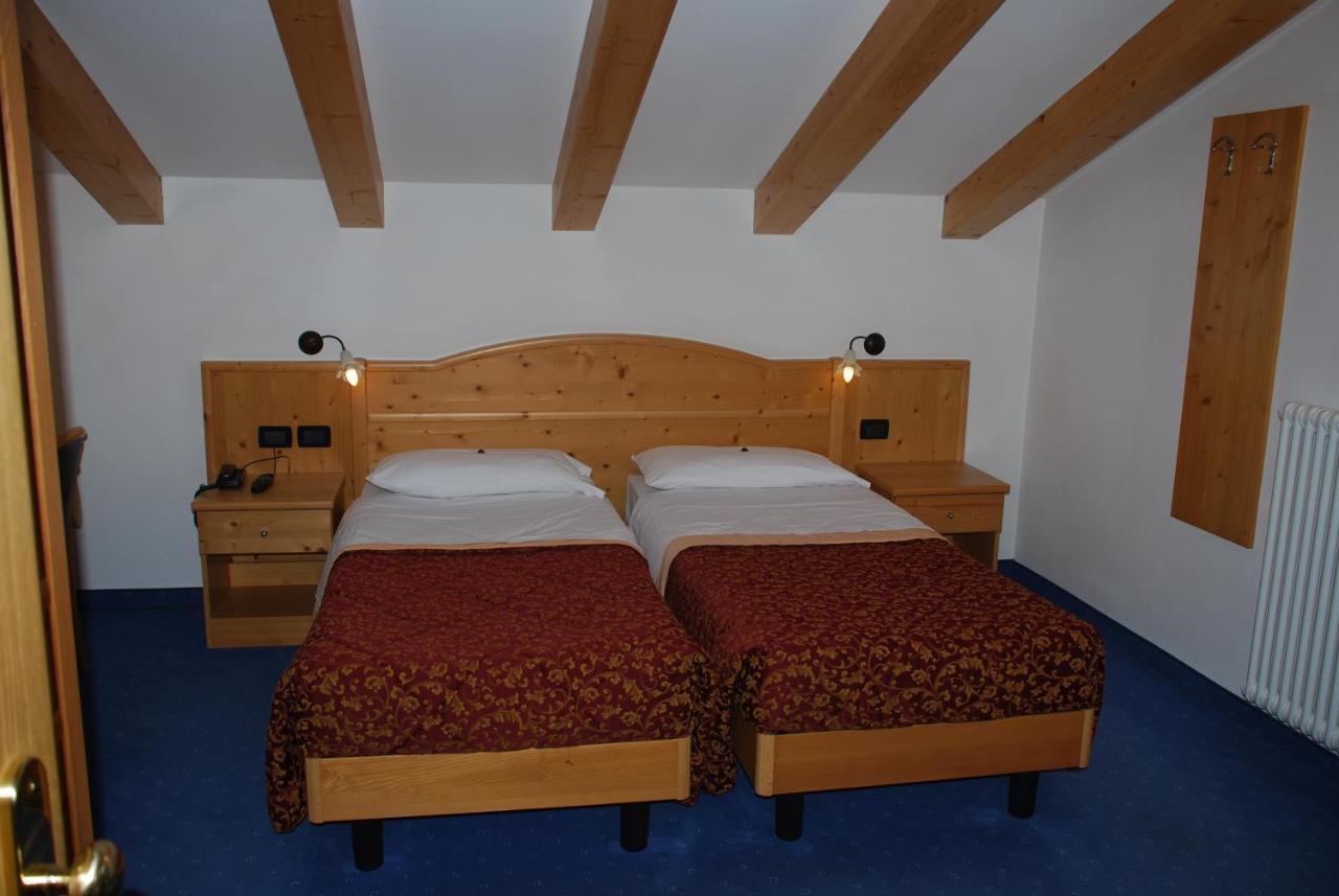 Hotel El Geiger Pozza di Fassa Zimmer foto
